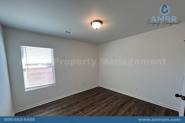 Building Photo - 402 Alex Jordan Dr.