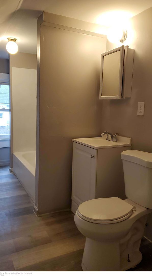 Building Photo - 624-626 S Smithville Rd