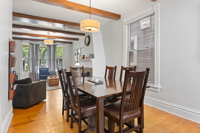 Building Photo - 3438 N Paulina St