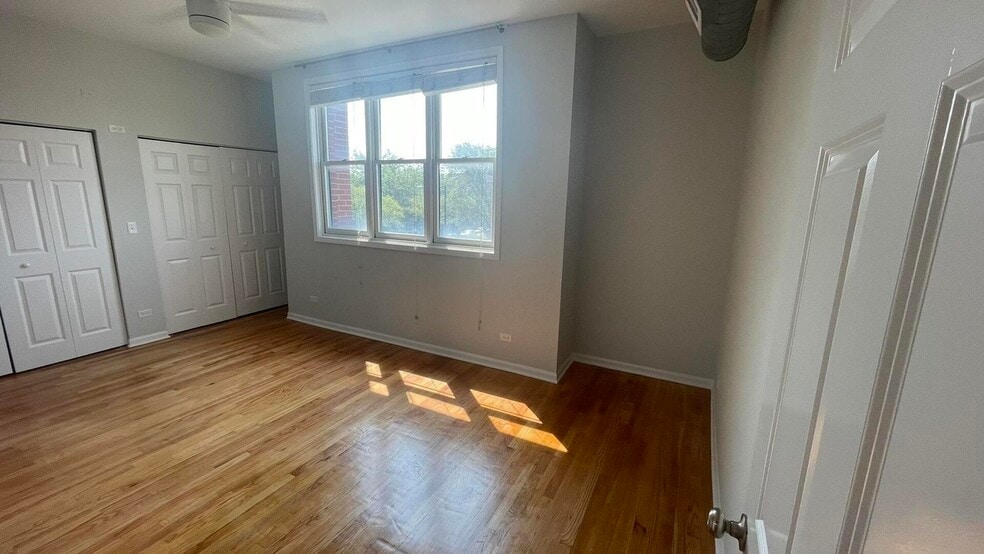 Building Photo - 2406 W Flournoy St