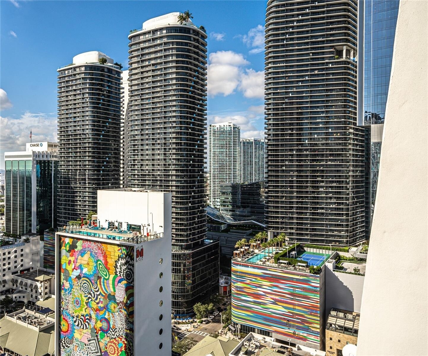 Building Photo - 1010 Brickell Ave