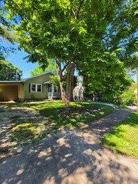 Building Photo - Room to Breathe in West Asheville — 3BR/2BA with a Third-Acre Private Yard