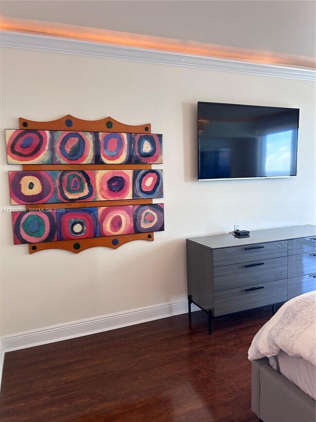 Building Photo - 1830 S Ocean Dr