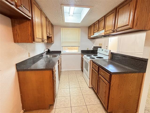 Building Photo - 2426 N Graham Dr