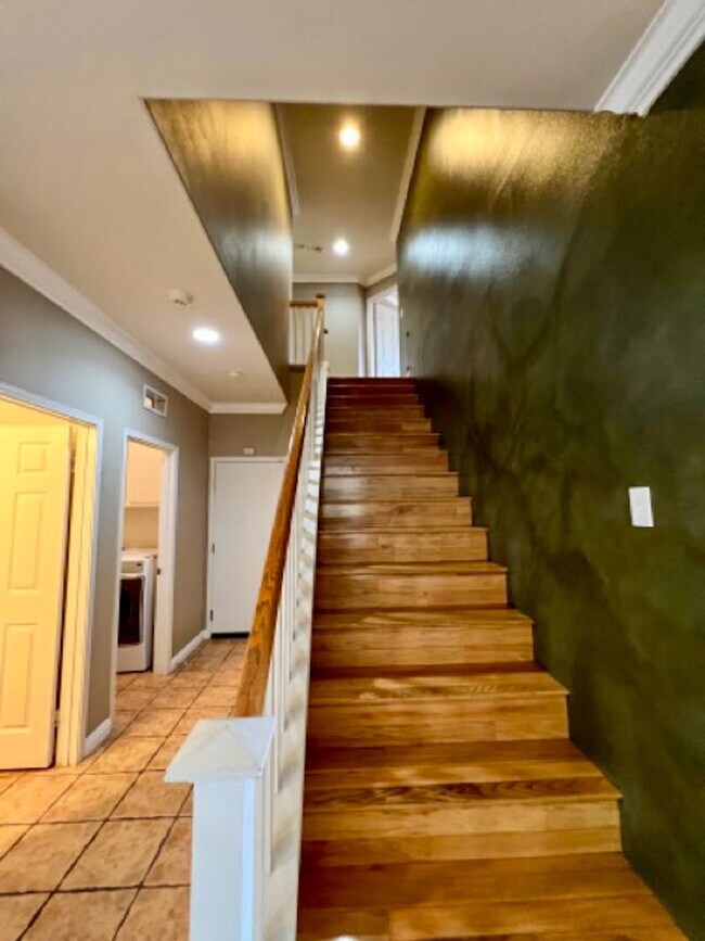 Building Photo - Beautiful Corona Pool Home with 4 bedroom ...