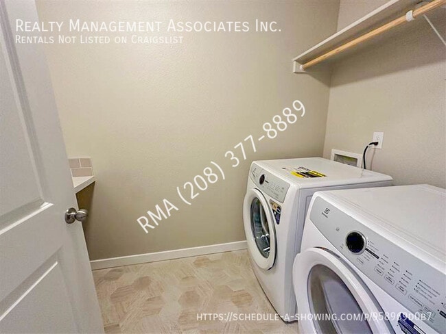 Building Photo - 412 N Traquair Ln