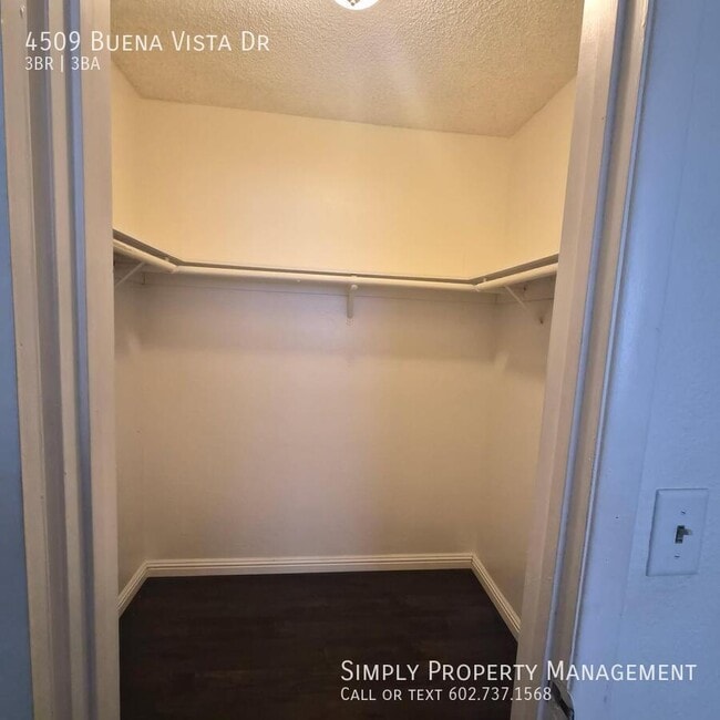 Building Photo - 4509 Buena Vista Dr