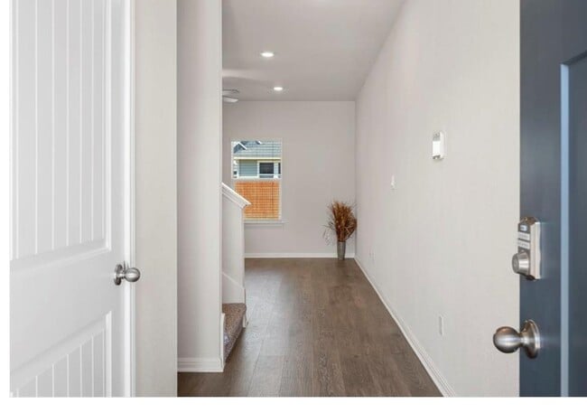 Building Photo - 172 Grey Slate Ave