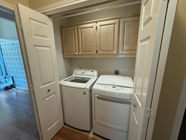 Building Photo - 406 Provincetown Ln