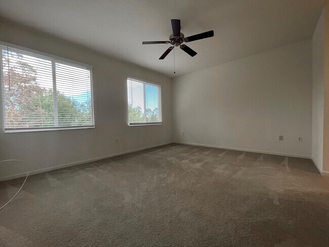 Building Photo - 2563 Stockbridge Square SW