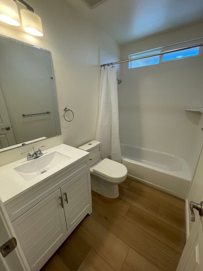 Building Photo - 4130 Manzanita Dr