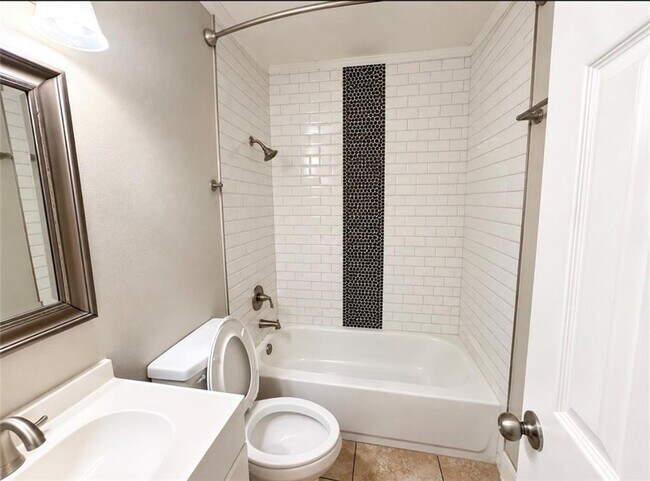 Building Photo - 6550 Athey Ct