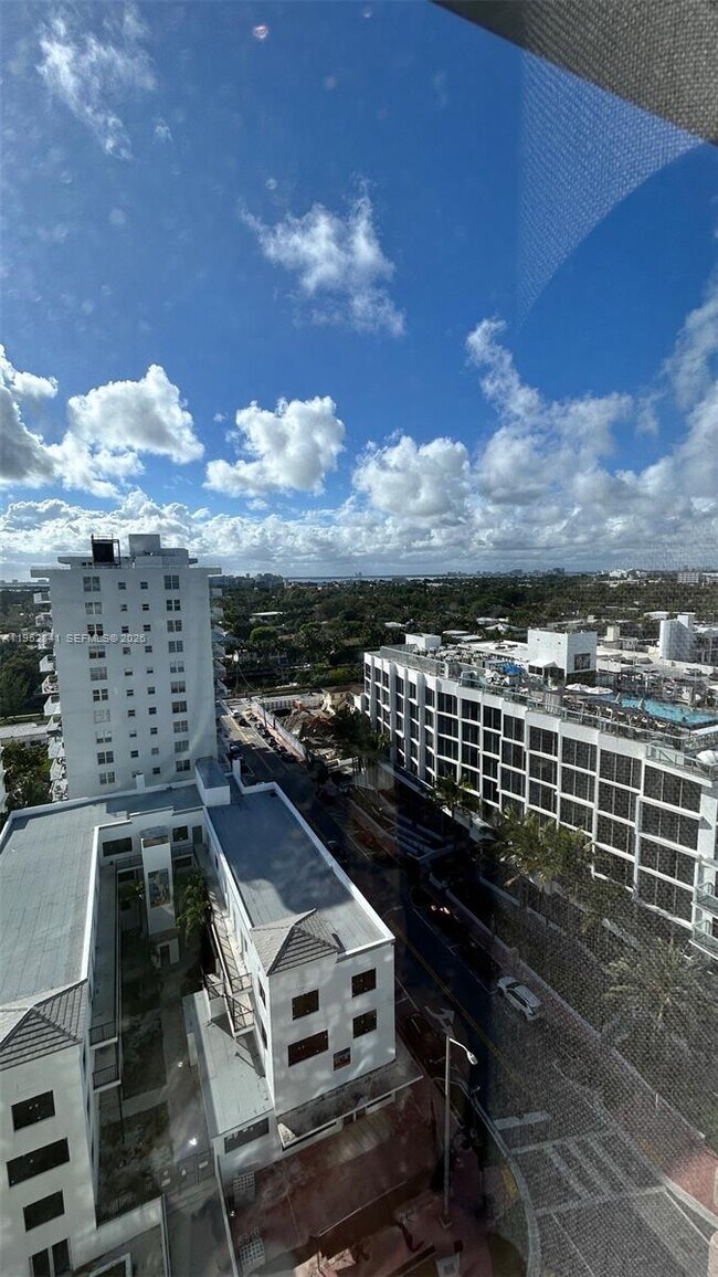 Building Photo - 2899 Collins Ave