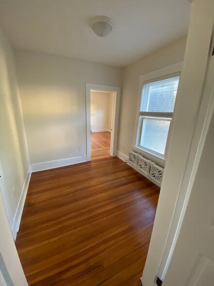 Building Photo - 17 Linden Pl