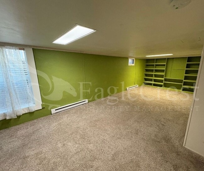 Building Photo - 515 Newell St