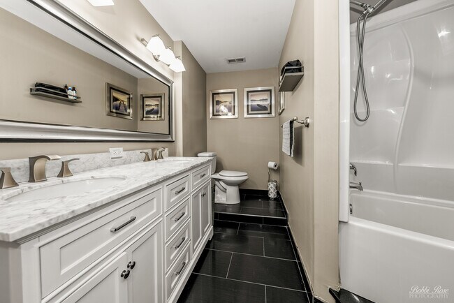 Building Photo - 208 Brookdale Ln