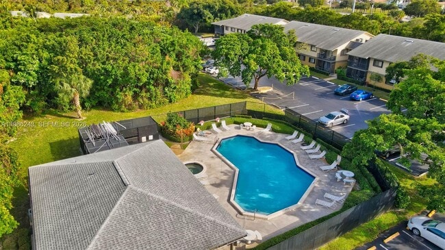 Building Photo - 588 Trace Cir