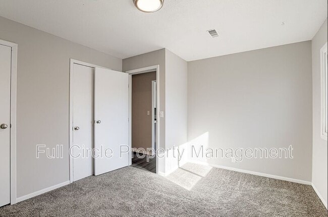 Building Photo - 349 S 26th St