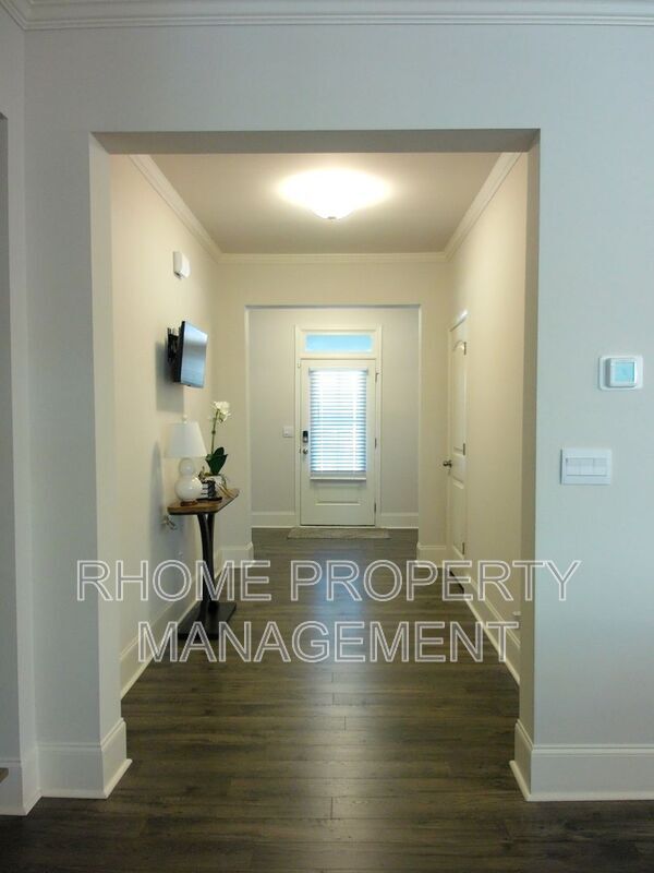 Building Photo - 9926 Stretford Rd