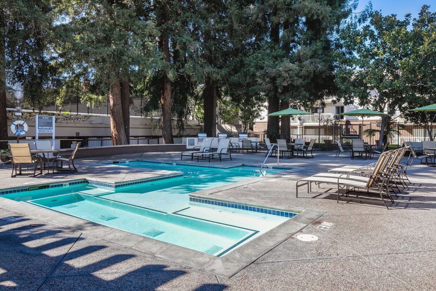 Building Photo - 555 W Middlefield Rd