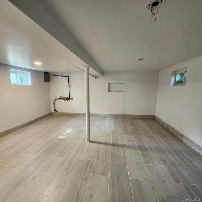 Building Photo - 34 Parkside Dr
