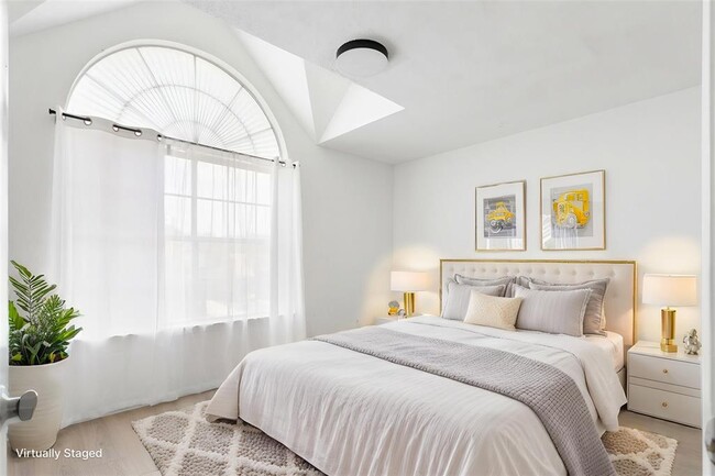 Building Photo - 1702 Spiderlily View