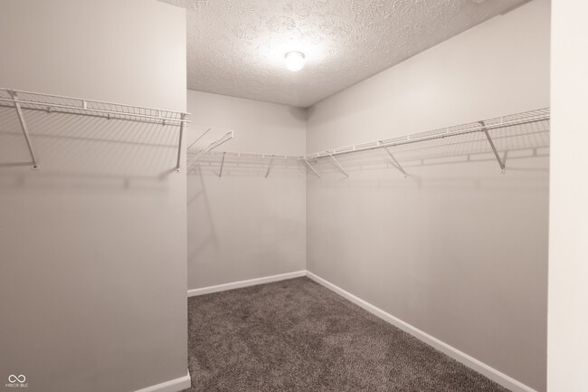Building Photo - 2755 Bluewood Way