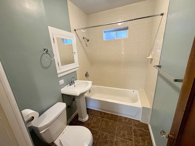 Building Photo - Loyal Heights Ballard Home