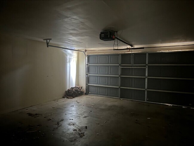 Building Photo - 621-621 Kings Mountain Dr