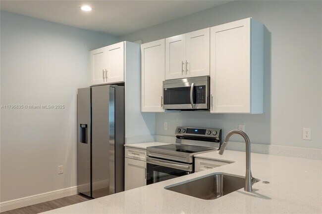 Building Photo - 8450 Dinnano St