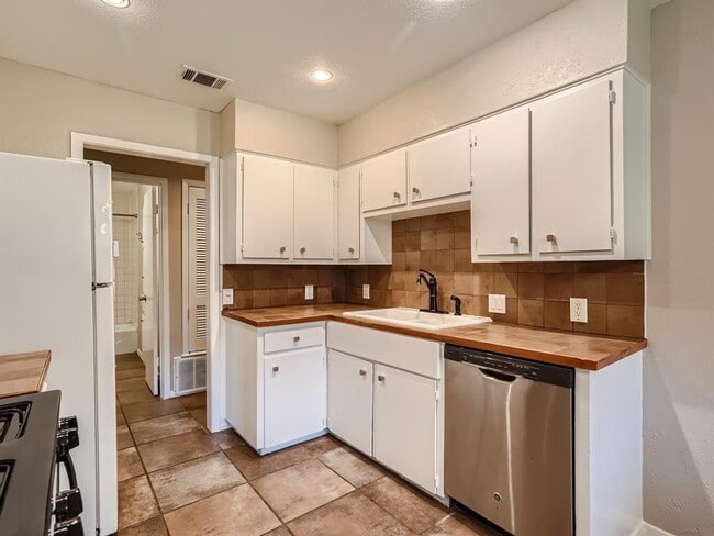 Building Photo - 1209 Speer Ln