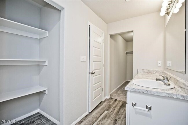 Building Photo - 9025 Wildwood Way