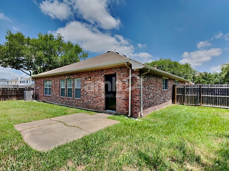 Building Photo - 3043 Crestbrook Bend Ln