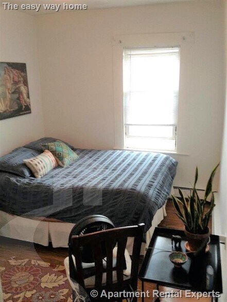 Building Photo - 148 5th St