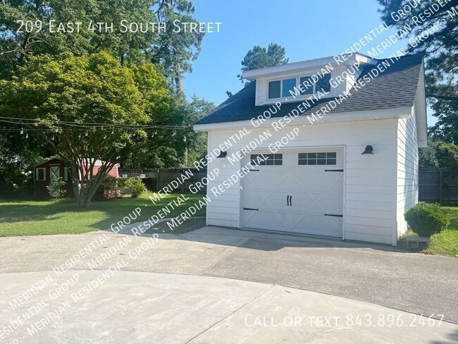 Building Photo - 3 bedroom / 2 bath home ~ Downtown Summerv...