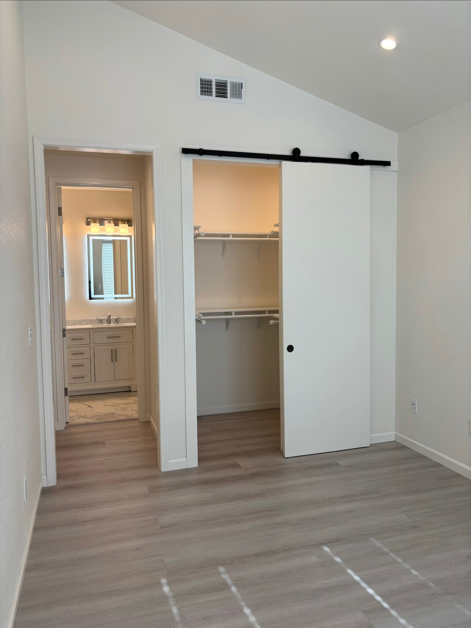 Master Bedroom - 625 Craig Ave