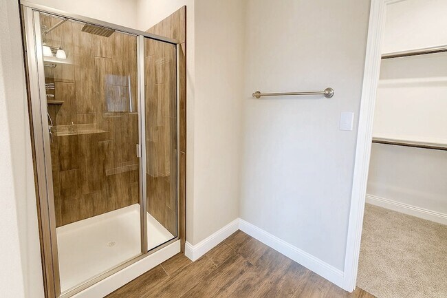 Building Photo - 292 Sunnyside Dr