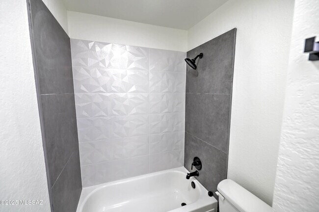 Building Photo - 5144 N Avenida Primera