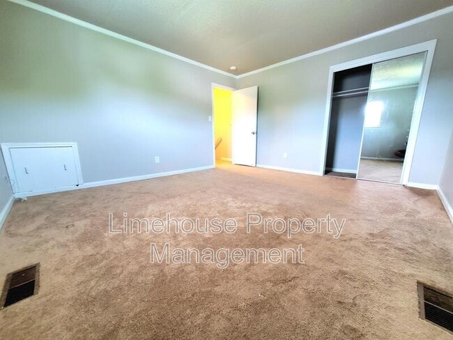 Building Photo - 119 Bob Ln