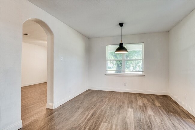 Building Photo - 10019 Olmos Dr