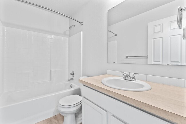 Building Photo - BEAUTIFUL Single Level 3bd/2ba Nampa Home!