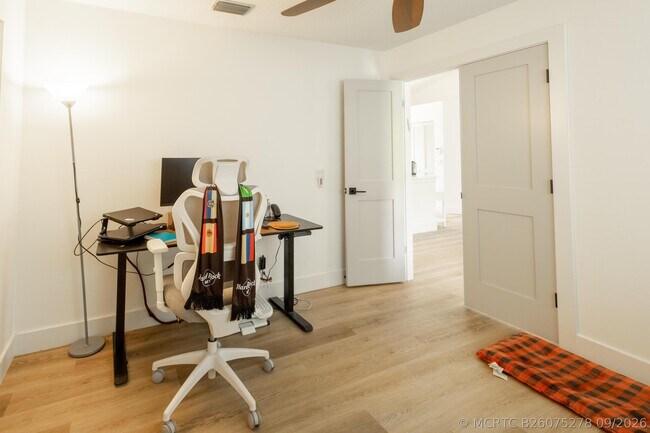 Building Photo - 73 Admirals Ct