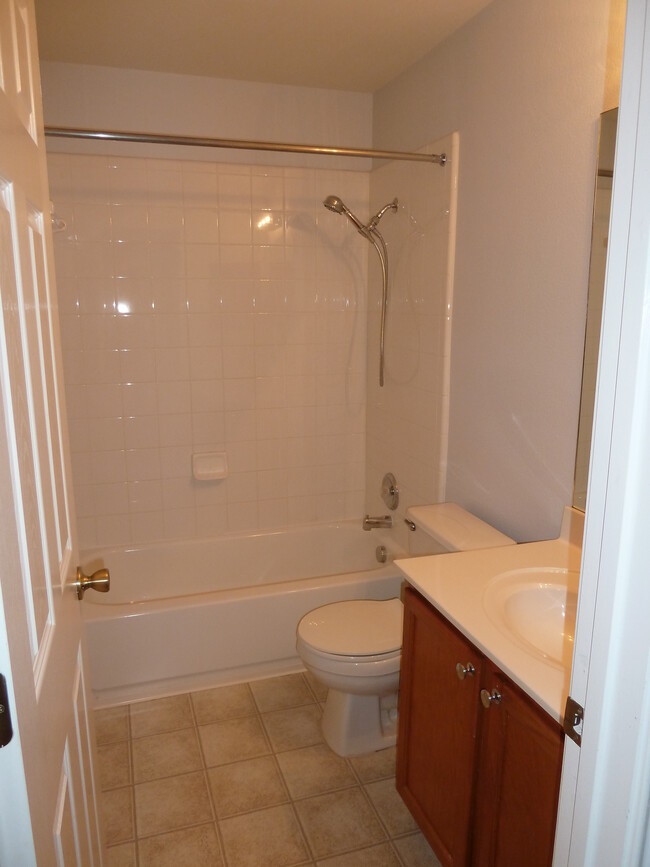 Main bathroom - 10731 Pony Mesa