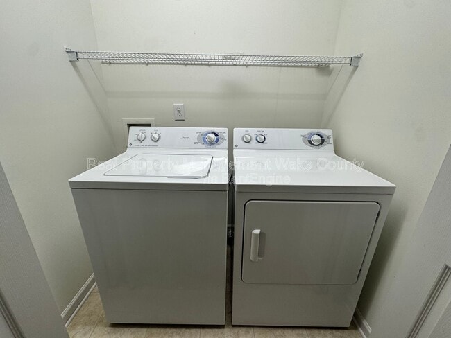 Building Photo - 8215 Martello Ln