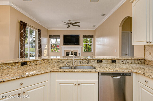 Building Photo - 2585 Summerwind Ct