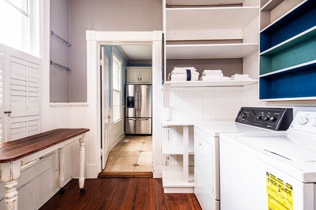 Building Photo - 664 Arlington Pl