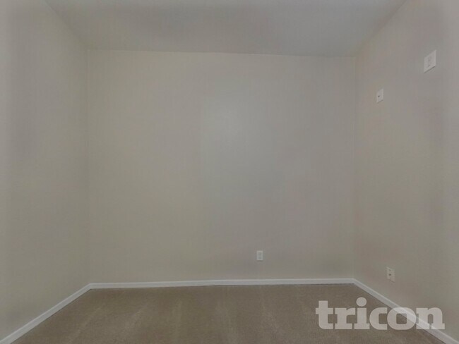 Building Photo - 15034 N 146th Ln