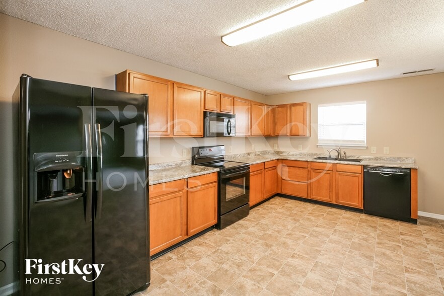 Building Photo - 8608 Hopewell Ct