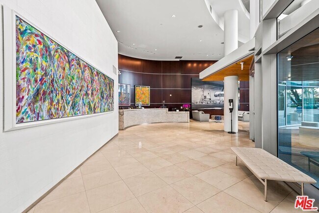 Building Photo - 13700 Marina Pointe Dr