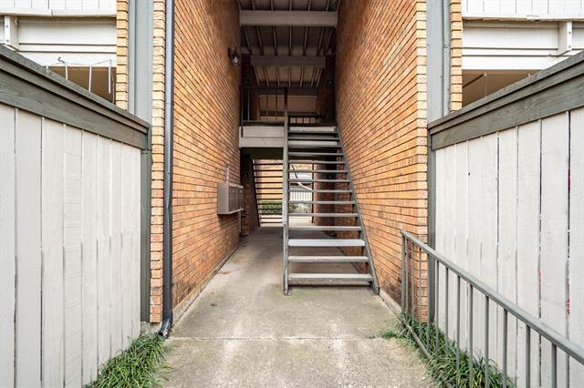 Building Photo - 2808 Escada Dr